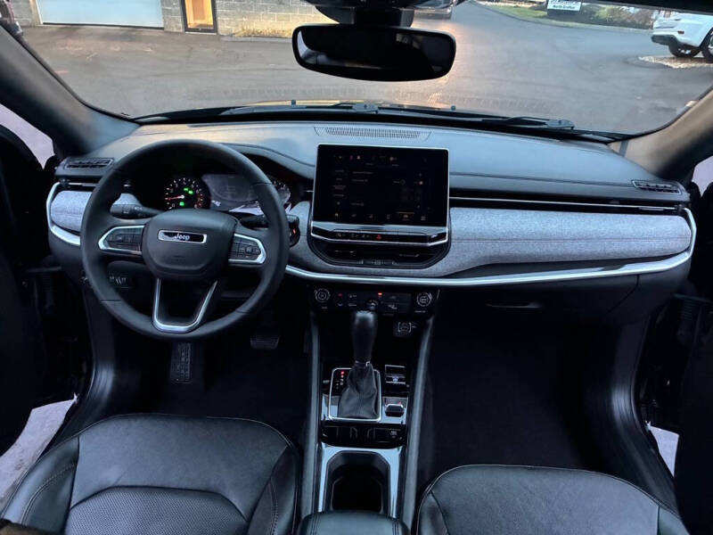 2023 Jeep Compass Latitude Lux