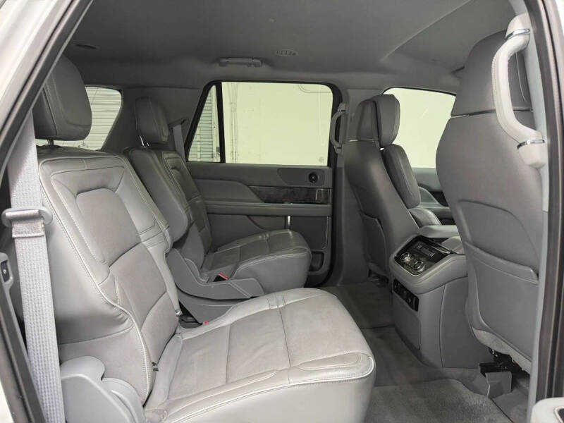 2019 Lincoln Navigator L Select