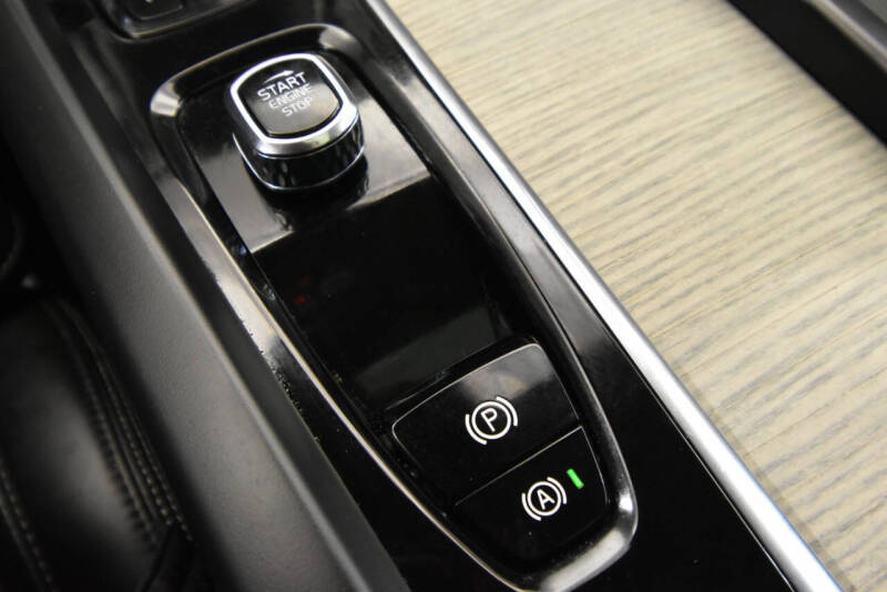 2022 Volvo XC60 B5 Inscription