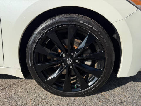 2017 Nissan Maxima 3.5 SR