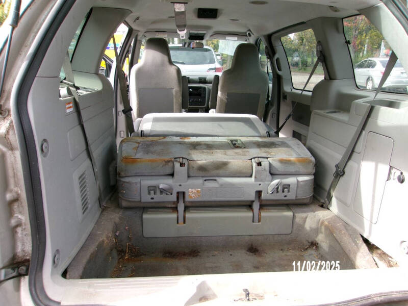 2005 Ford Freestar S