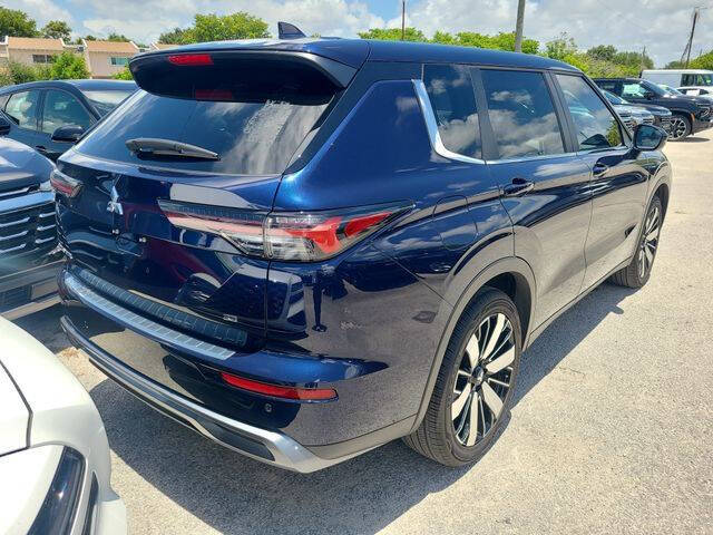 2025 Mitsubishi Outlander SE