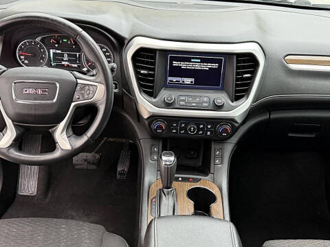 2017 GMC Acadia SLE-2