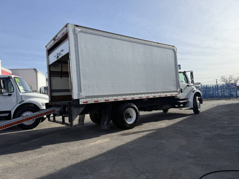 2018 Freightliner M2 106