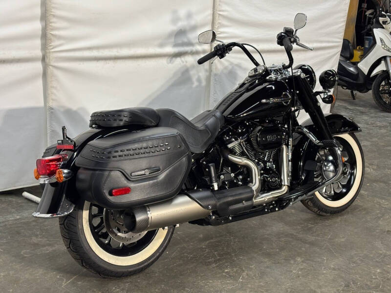 2018 Harley-Davidson FLHCS Heritage