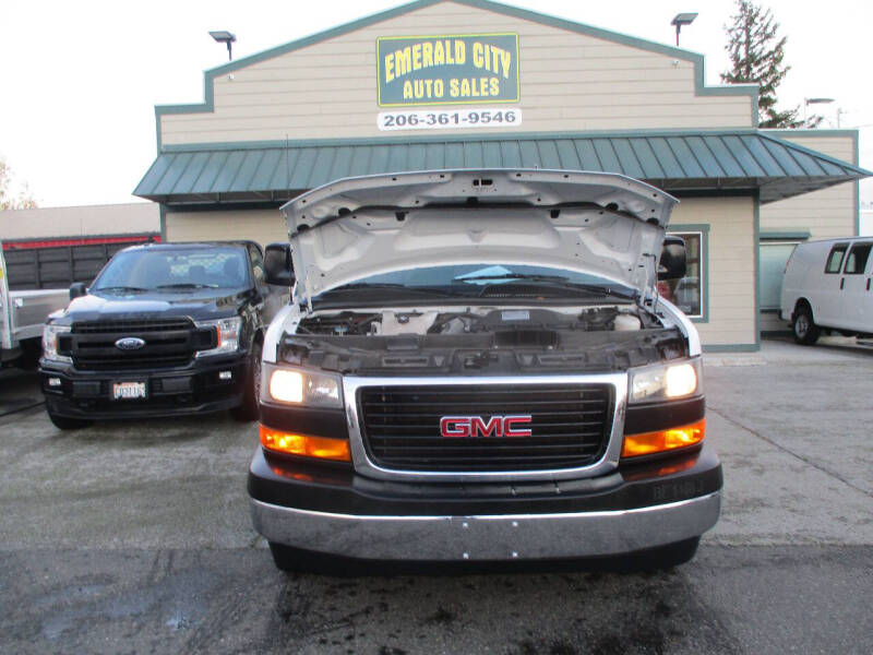 2022 GMC Savana 2500