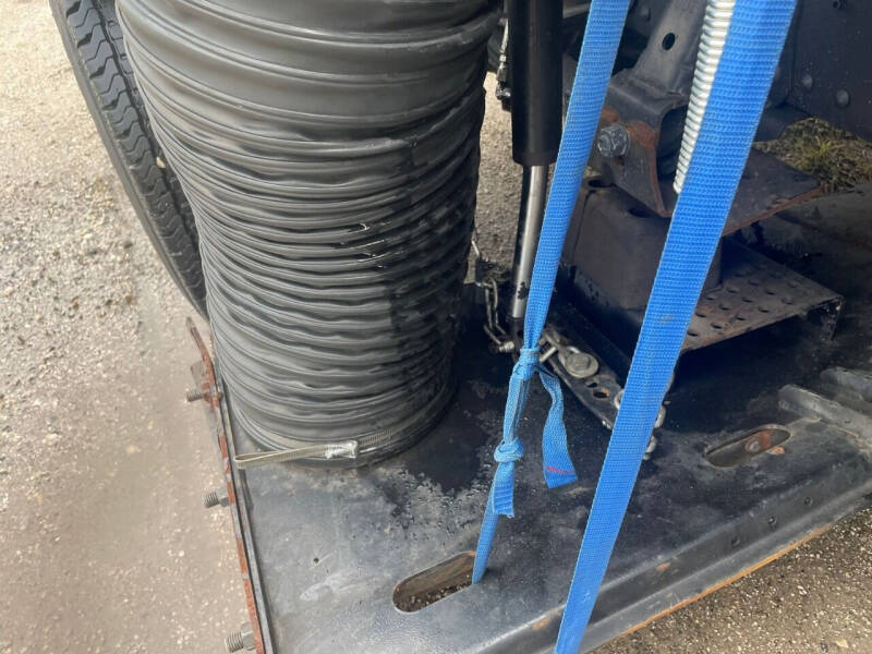 2021 Isuzu NPR/Victory CXi Sweeper