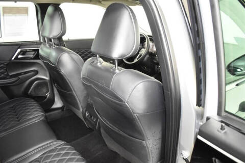 2023 Mitsubishi Outlander SEL