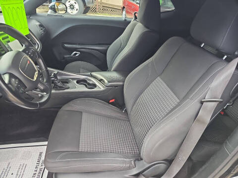 2017 Dodge Challenger SXT