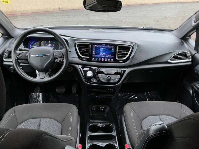 2020 Chrysler Pacifica Hybrid Touring