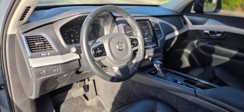 2021 Volvo XC90 T5 Momentum