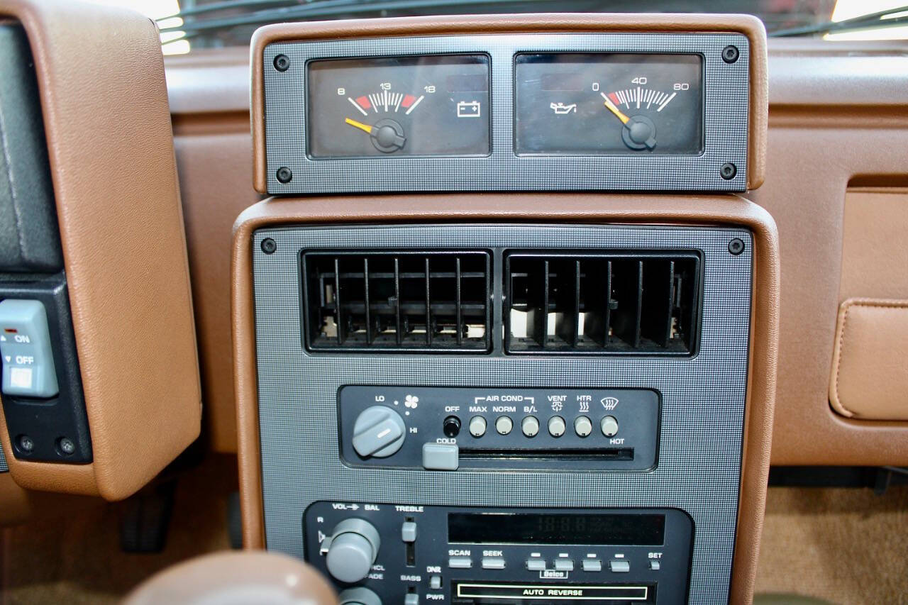 1988 Pontiac Fiero 23