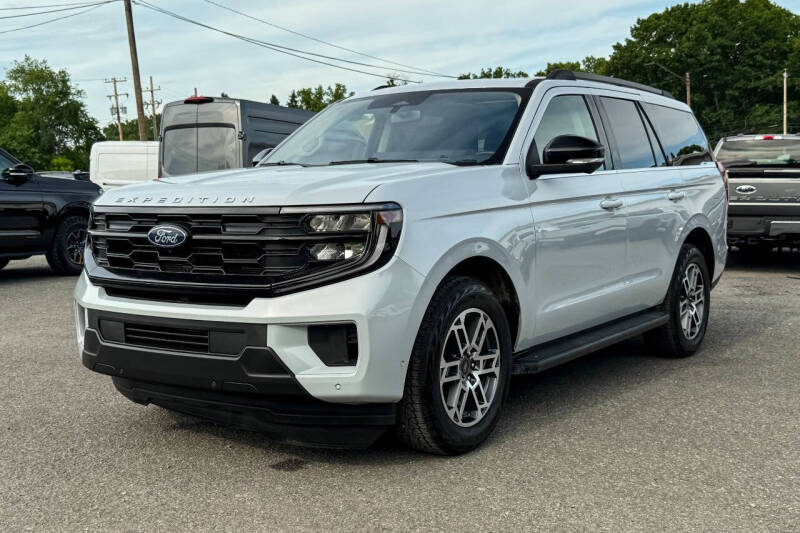 2025 Ford Expedition Active