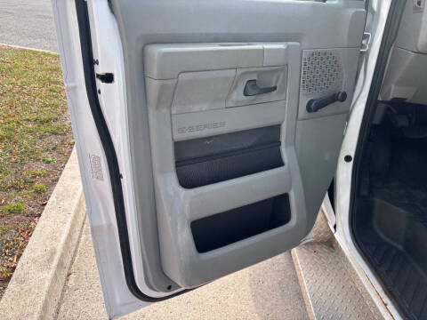 2014 Ford E-Series E-350 SD