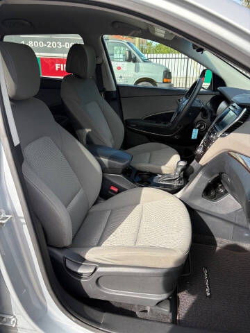 2018 Hyundai Santa Fe SE