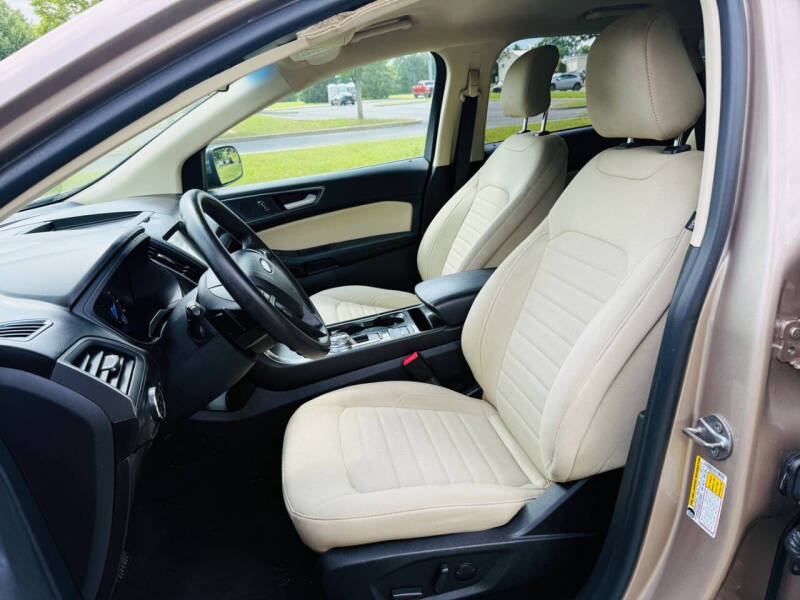 2020 Ford Edge SE