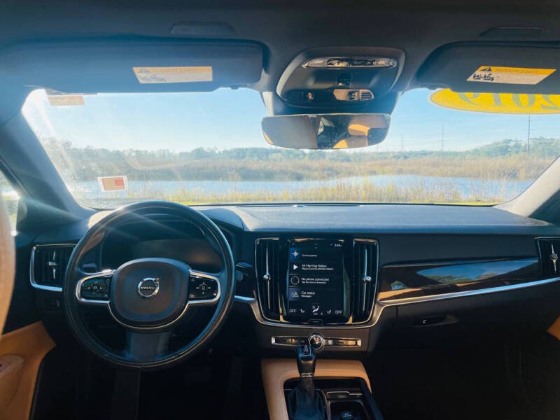 2019 Volvo S90 T5 Momentum