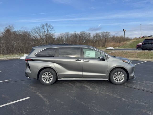 2026 Toyota Sienna LE 8-Passenger
