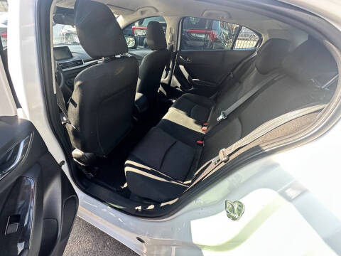 2018 Mazda MAZDA3 Sport