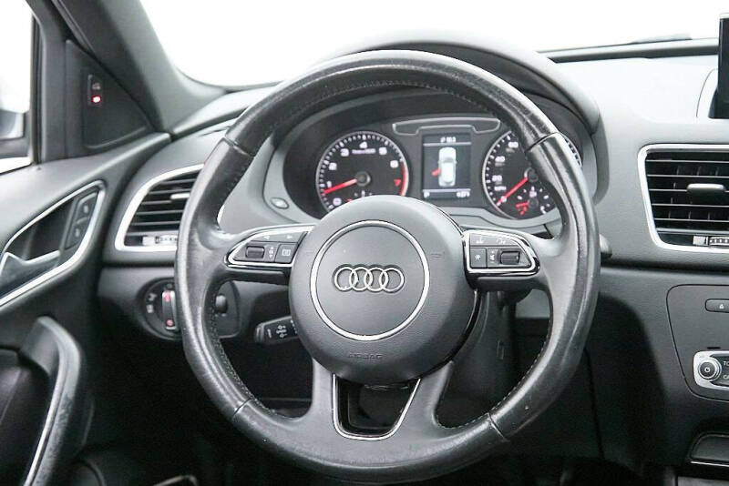 2016 Audi Q3 2.0T quattro Prestige