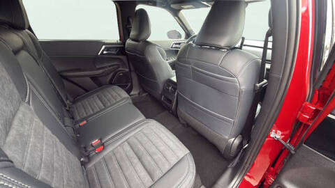2026 Mitsubishi Outlander LE