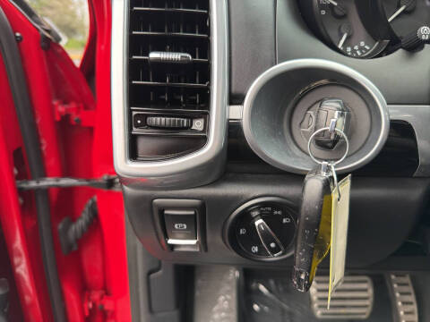 2016 Porsche Cayenne GTS