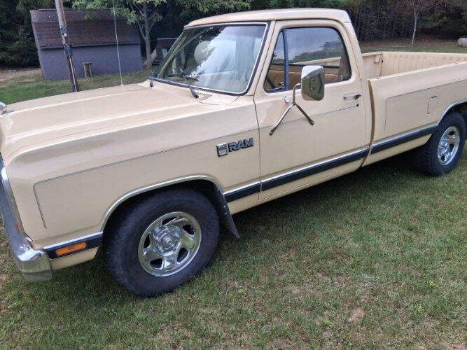 1985 Dodge D100 Pickup