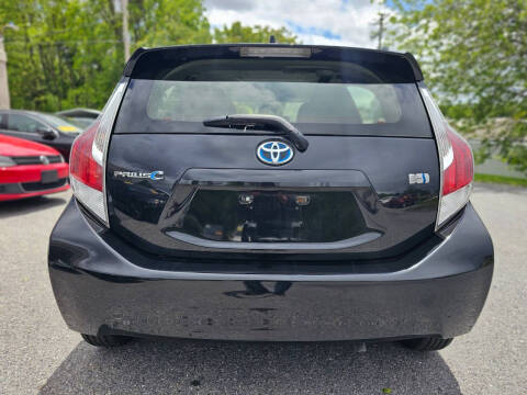 2016 Toyota Prius c Two