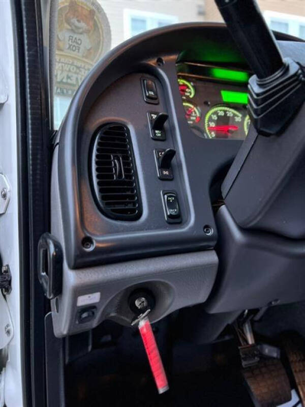 2020 Freightliner M2 106