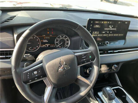 2025 Mitsubishi Outlander SE