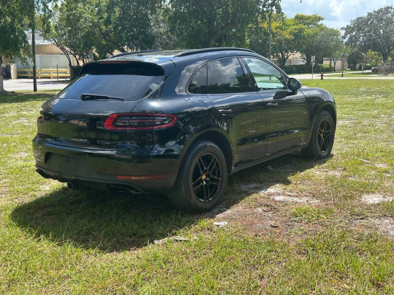 2017 Porsche Macan Turbo