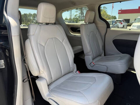 2017 Chrysler Pacifica Touring-L