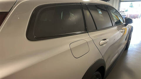 2025 Volvo V60 Cross Country B5 Plus