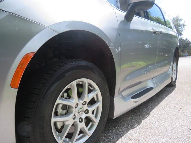 2021 Chrysler Voyager LXi