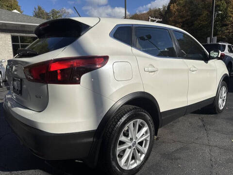 2017 Nissan Rogue Sport S