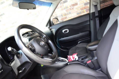 2016 Kia Soul +