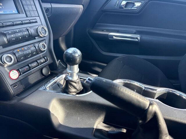 2016 Ford Mustang V6