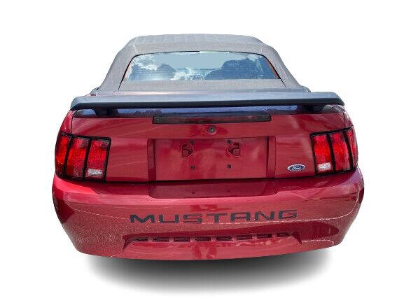 2003 Ford Mustang Deluxe
