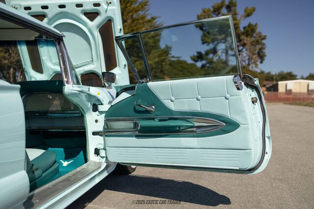 1960 Ford Thunderbird