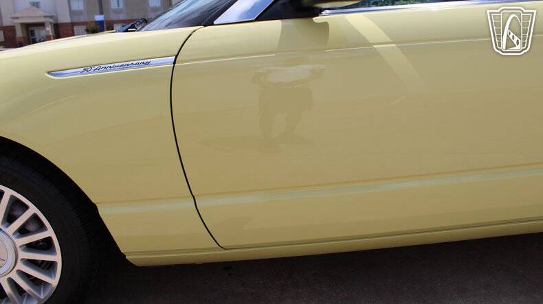 2005 Ford Thunderbird
