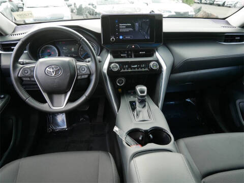 2024 Toyota Venza LE