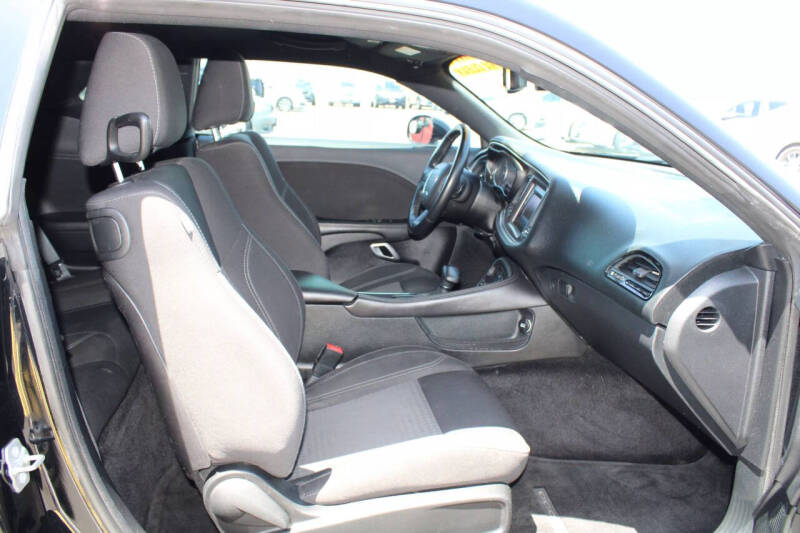 2017 Dodge Challenger SXT