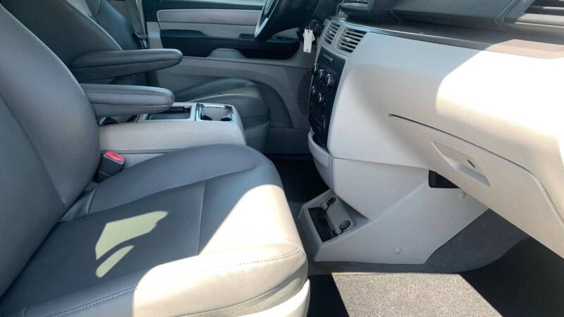 2014 Volkswagen Routan