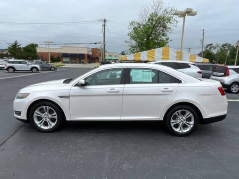 2015 Ford Taurus SEL