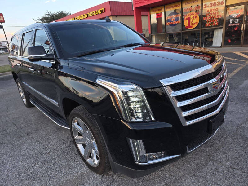 2019 Cadillac Escalade ESV Luxury's photo