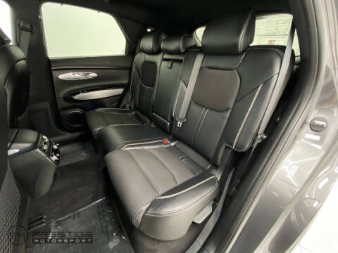 2023 Genesis GV70 2.5T Standard