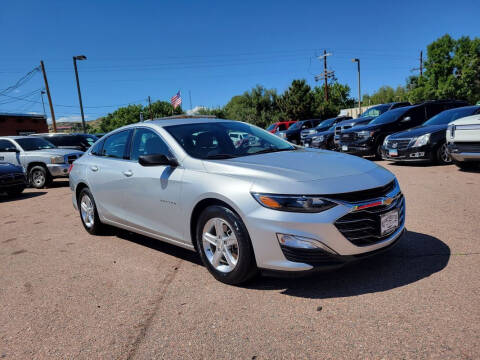 2019 Chevrolet Malibu for sale at BERKENKOTTER MOTORS in Brighton CO