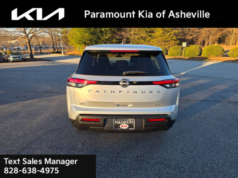 2024 Nissan Pathfinder S