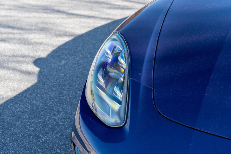 2023 Porsche Panamera Platinum Edition