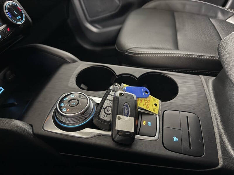 2022 Ford Escape Hybrid SEL